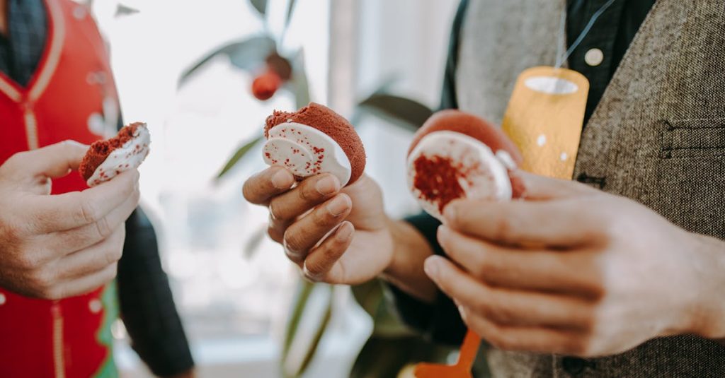 découvrez des idées délicieuses d'apéritifs de noël pour émerveiller vos invités lors des fêtes. des recettes savoureuses et festives qui ajouteront une touche magique à votre table de noël.