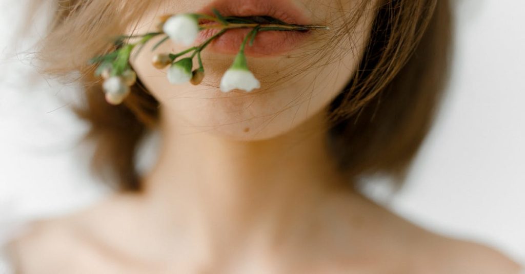 découvrez les causes et des solutions efficaces pour arrêter de ronger vos ongles. apprenez comment cette habitude peut affecter votre santé et votre confiance en vous, ainsi que des astuces pratiques pour vous en libérer durablement.