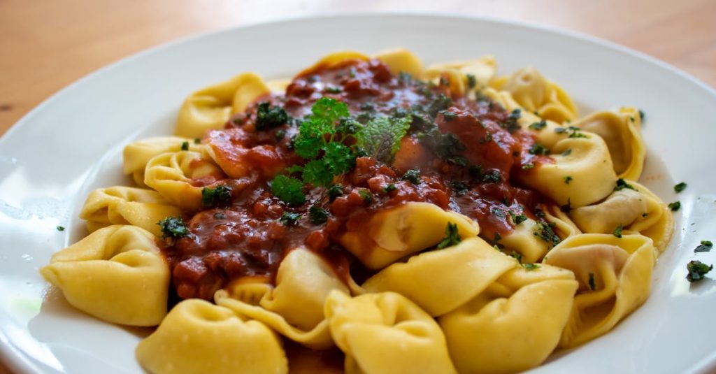 découvrez tout sur les glucides : leur rôle dans l'alimentation, les différents types de glucides, leur impact sur la santé et comment les intégrer dans un régime équilibré. informez-vous sur les bonnes et mauvaises sources de glucides pour optimiser votre bien-être.