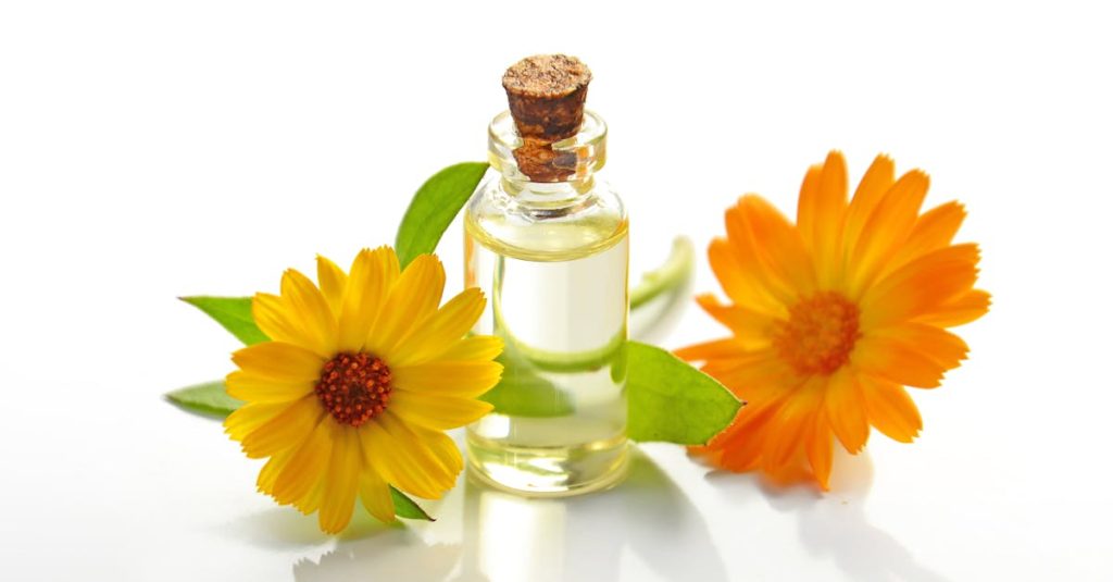 découvrez les huiles essentielles, ces précieuses essences naturelles qui offrent de nombreux bienfaits pour le bien-être, la détente et la santé. explorez leurs propriétés aromatiques et apprenez à les utiliser au quotidien pour enrichir votre vie.