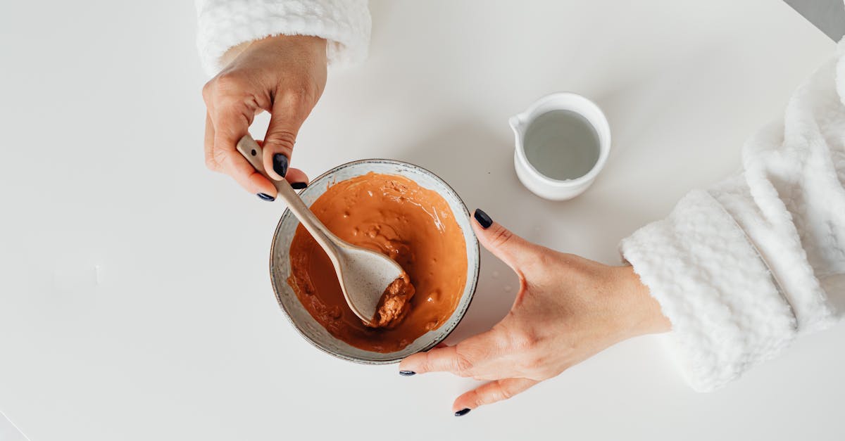 découvrez des recettes de masques faits maison, simples et naturels, pour chouchouter votre peau. apprenez à créer des soins efficaces avec des ingrédients que vous avez déjà chez vous.