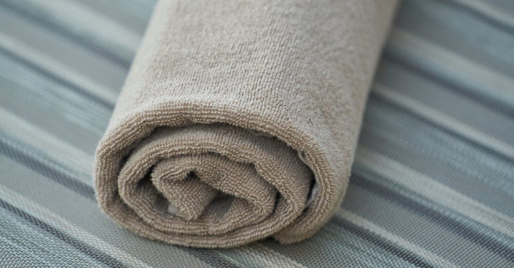 découvrez notre collection de serviettes de haute qualité. douces, absorbantes et élégantes, nos serviettes sont parfaites pour la maison ou les sorties à la plage. offrez-vous un confort inégalé au quotidien!