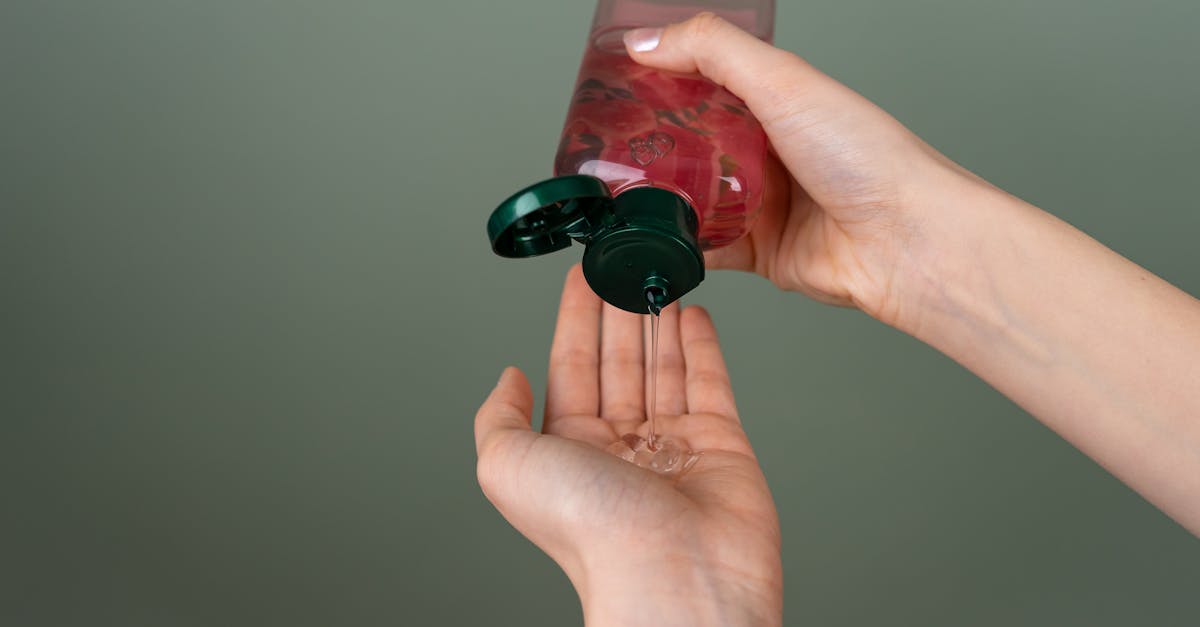 découvrez notre gel nettoyant efficace, conçu pour éliminer les impuretés et laisser vos surfaces impeccables. idéal pour diverses utilisations, il garantit un nettoyage en profondeur tout en respectant l'environnement. parfait pour un foyer sain et éclatant !