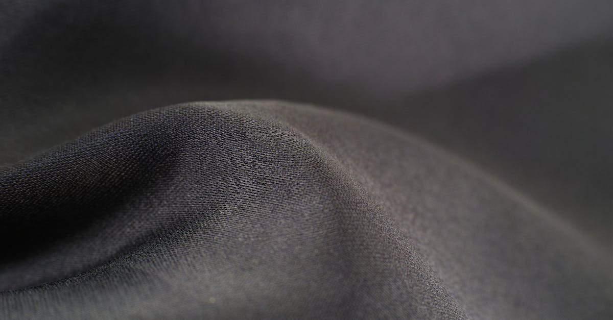 découvrez l'élégance intemporelle du velours. ce tissu luxueux apporte une touche de sophistication à votre décoration intérieure et à votre style vestimentaire. explorez nos conseils et inspirations pour intégrer le velours dans votre quotidien.